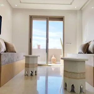 Plein Centre Marrakech, Grand Balcon Filant Appartement